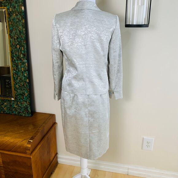 Kasper 6P Skirt Suit w/Blazer Jacket Shimmery Floral Brocade Jacquard  Silver - Picture 3 of 11